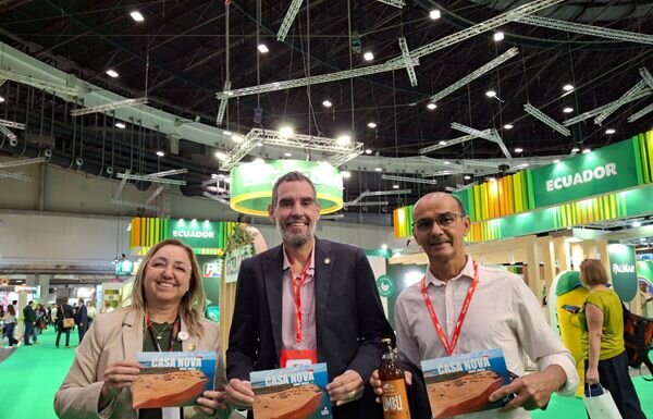 Prefeito Anisio Viana é o único representante da Bahia na maior feira de fruticultura do mundo