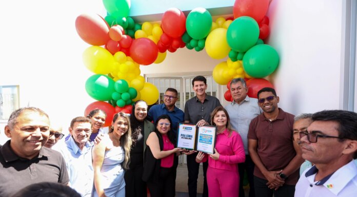Simão Durando entrega creche modelo voltada aos filhos dos trabalhadores do comércio em Petrolina