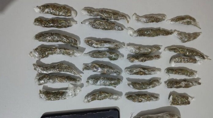 POLÍCIA MILITAR DA BAHIA, POR MEIO DA 45ª CIPM, EFETUA PRISÃO EM FLAGRANTE POR TRÁFICO DE DROGAS EM CURAÇÁ