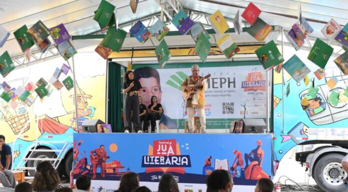 Juá Literária: Carreta Literária estaciona em Juazeiro e encanta crianças com histórias, música e muita imaginação