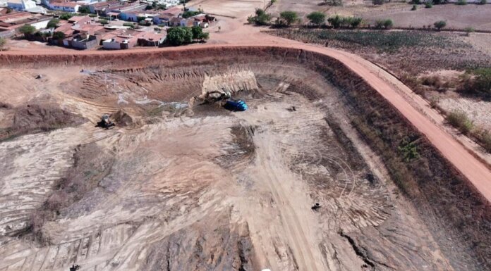 Prefeitura de Casa Nova intensifica ações de limpeza e manutenção hídrica na zona rural