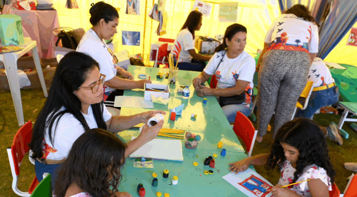 Juá Literária: Olhos curiosos, mãos que criam e memórias que ficam: pais e filhos vivem experiência afetiva no Espaço Juazinho