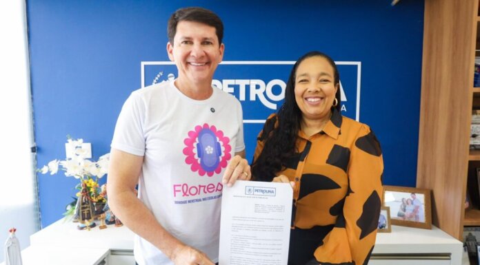 Petrolina lança política de dignidade menstrual para alunas da rede pública