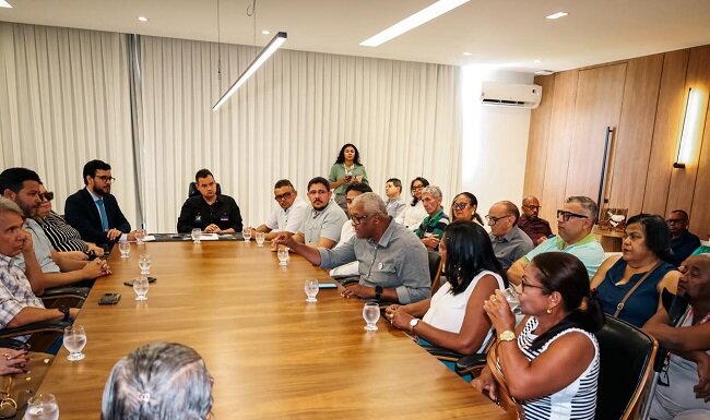 Prefeitura de Juazeiro realiza reparação histórica e anuncia pagamento da correção da paridade para 154 professores aposentados