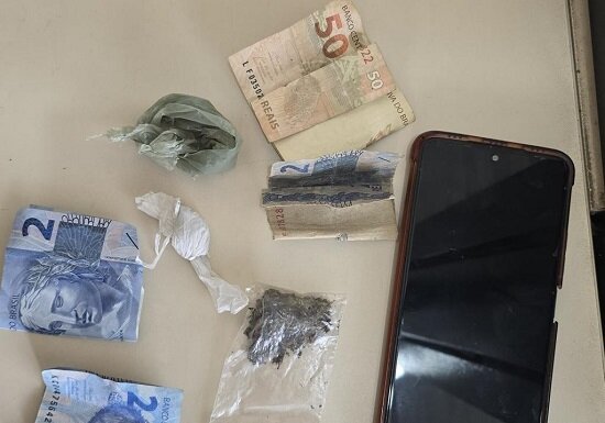 PMBA, por meio da 74ª CIPM/RURAL, realiza prisão por porte de drogas no Residencial Brisa da Serra