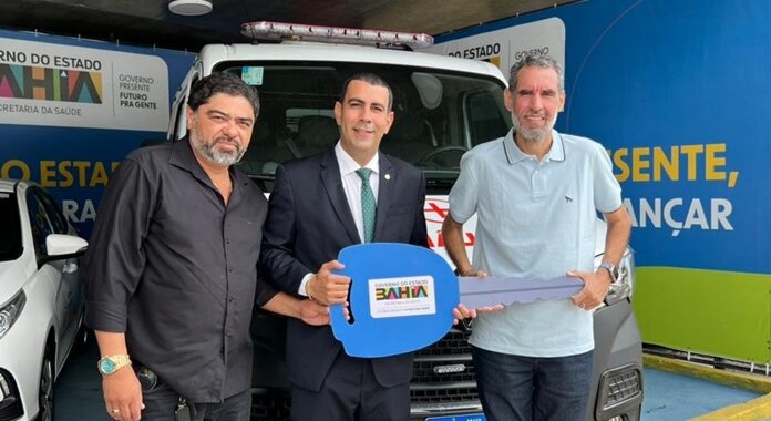 Gestão Anisio Viana amplia estrutura de saúde e recebe nova ambulância do deputado Júnior Nascimento para Casa Nova