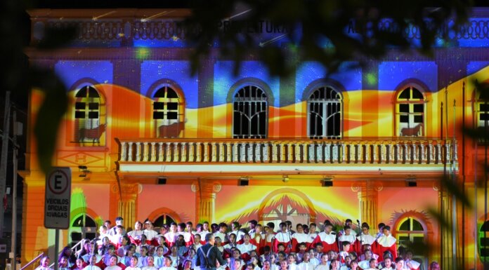 Coral com 200 vozes infantis emociona público na terceira noite do “Natal da Família Juazeirense”