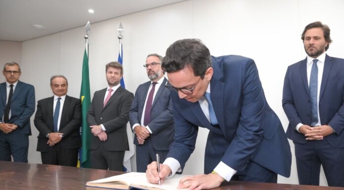 Carlos Neves assume a presidência do TCE-PE