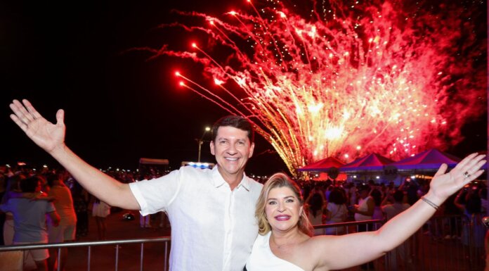 Virada Petrolina 2026 reúne multidão na Orla com show de luzes e música às margens do Velho Chico