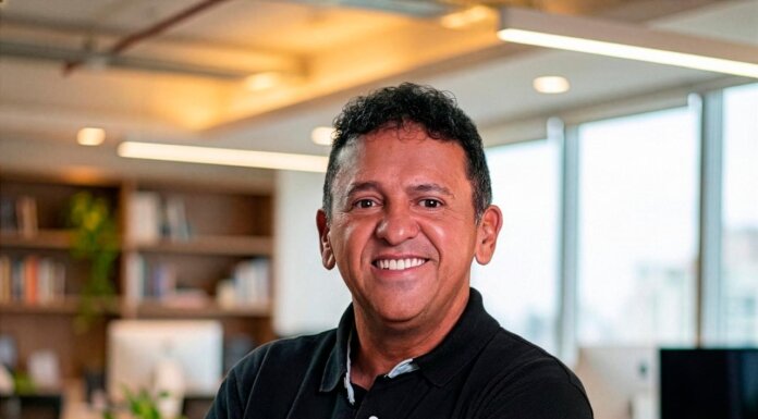 Carlos Britto confirma pré-candidatura e projeta anúncio oficial para após o Carnaval