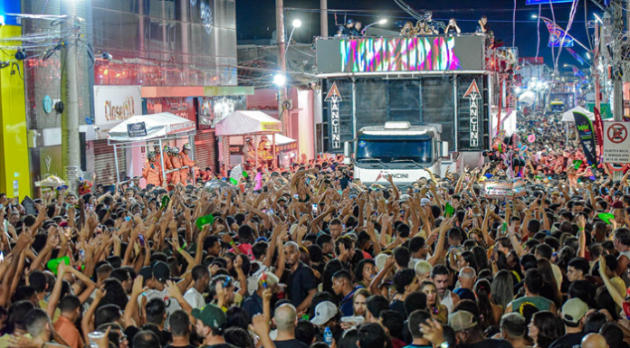 Carnaval de Juazeiro começa gigante: multidão toma o Circuito Ivete Sangalo na primeira noite da folia