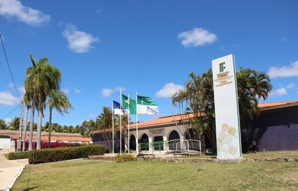 IFSertãoPE abre seleção complementar para curso de Licenciatura em Filosofia