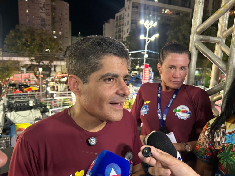 “Estou trabalhando para conquistar uma vitória bonita e histórica, diz ACM Neto na abertura do Carnaval”