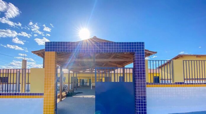 Prefeitura de Santa Maria transforma Escola Creusa em ponto de apoio e oferece abrigo, colchões e alimentação após forte temporal