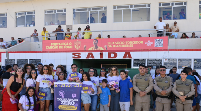 Futebol e conscientização: Campanha contra o feminicídio marca a partida entre Juazeirense e Bahia.