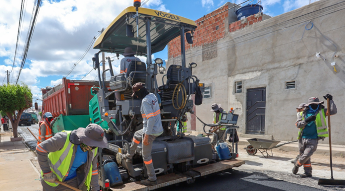 Prefeito acelera pavimentação no Bairro Coreia e moradores comemoram avanço do ProJua