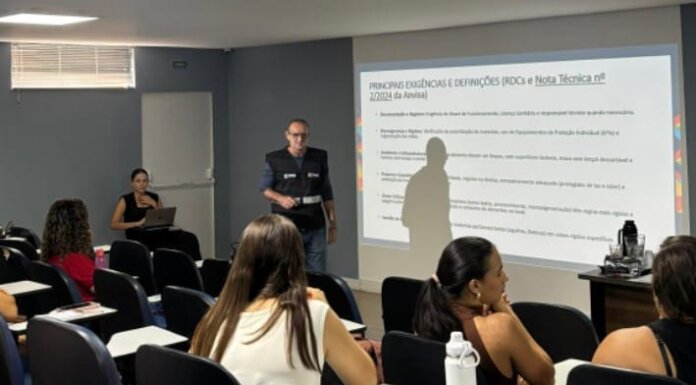 Vigilância Sanitária promove formação sobre boas práticas para estudantes de estética em Petrolina