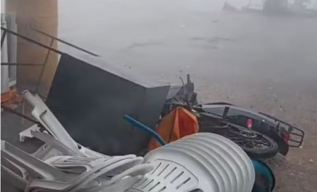 Rajadas de vento e chuva forte causam prejuízos em Santa Maria da Boa Vista e Cabrobó