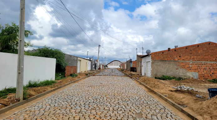 Obras da Prefeitura avançam e transformam a realidade de Lagoa Grande com pavimentação de ruas