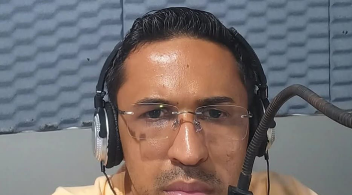 WhatsApp de blogueiro Romário Silva Marques é clonado e comunicador faz alerta aos seguidores