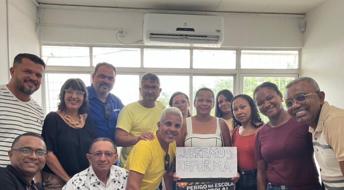 George Duarte se reúne com mães de alunos da Escola Cassimiro Lucas, do Inhanhuns, e confirma reconstrução desta e de outras unidades de ensino da Região Ribeirinha