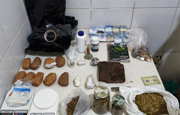 Juazeiro: 75ª Companhia Independente de Polícia Militar realiza prisão por tráfico de drogas