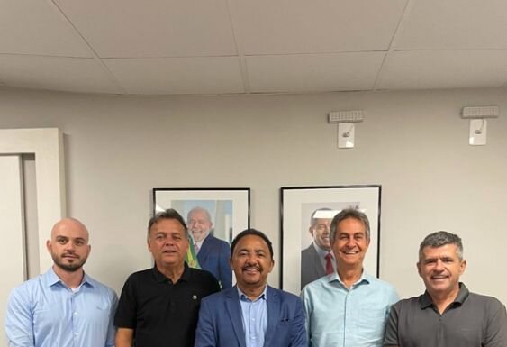 Deputado Roberto Carlos articula obras de infraestrutura para Uauá e Ibipitanga em audiência na Seinfra