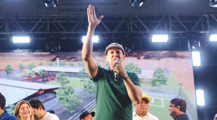 Simão Durando anuncia construção de parque de exposição e lazer na abertura da ExpoRajada