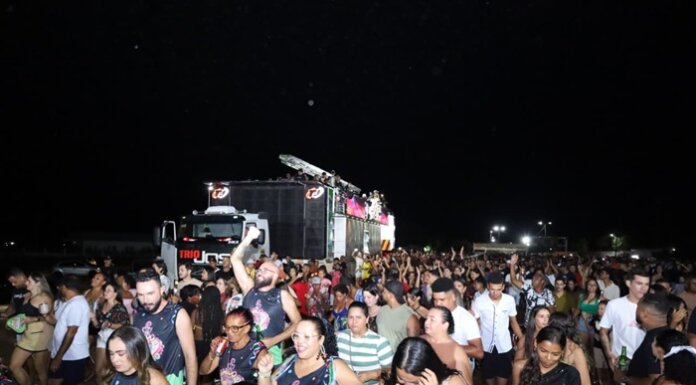 Casa Nova Folia: Gestão Anisio Viana cria carnaval fora de época inesquecível e leva multidão às ruas