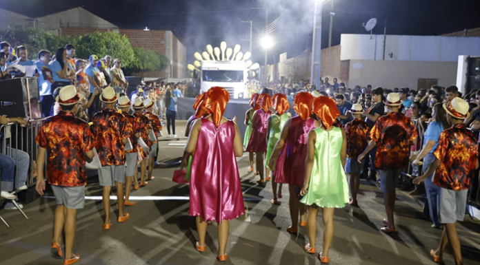 Rajada celebra 95 anos com desfile emocionante e tema ‘Casamento na Roça’