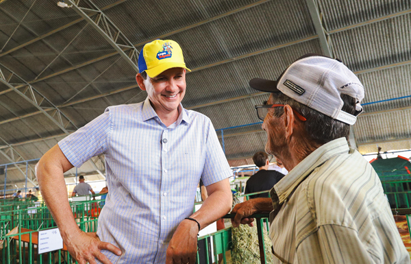 Coluna do Blog: Popularidade em alta, Simão aposta na força da gestão para impulsionar grupo político em Petrolina