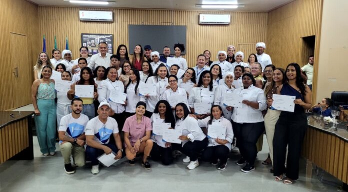 Prefeitura de Lagoa Grande e Senac entregam certificados aos formandos dos cursos de padeiro, confeiteiro e auxiliar de cozinha