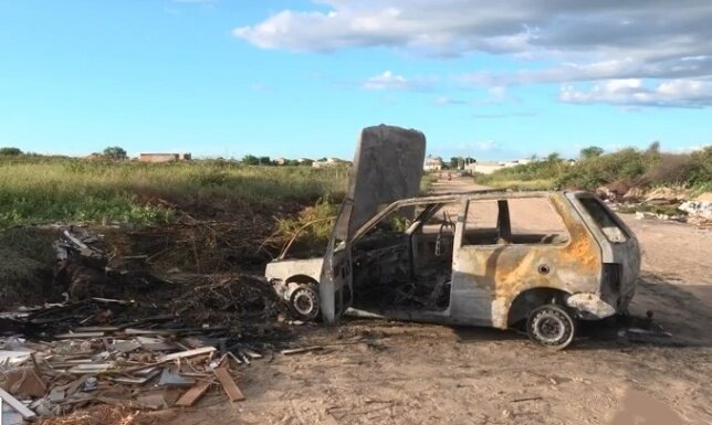 Corpo carbonizado é encontrado dentro de carro incendiado no José e Maria em Petrolina