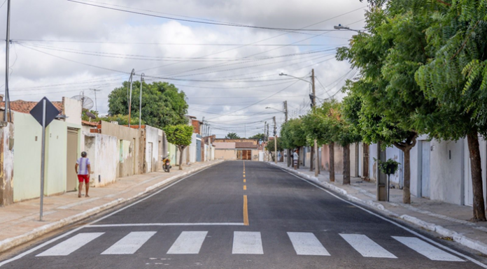 População celebra anúncio de novos recursos para pavimentação na periferia de Petrolina
