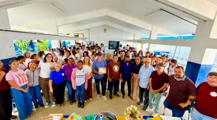 Jorge Garziera participa de roda de conversa com alunos da Erefem Antônio de Amorim e destaca o pertencimento por Lagoa Grande