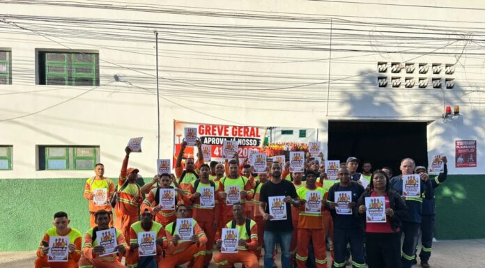 Trabalhadores da coleta de lixo entram em greve por tempo indeterminado em Juazeiro; categoria cobra aprovação do PL dos Garis e Margaridas