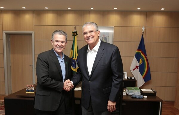 Em encontros com ministros, Guilherme Coelho articula retomada dos voos cargueiros em Petrolina