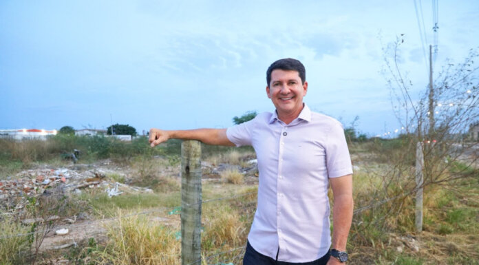 Prefeito Simão visita terreno no distrito industrial onde serão construídos novo hospital e maternidade de Petrolina