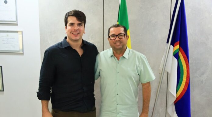 Antonio Coelho fortalece base política em Santa Maria da Boa Vista com apoio do vice-prefeito Anselmo Gomes