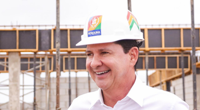 Prefeito Simão anuncia recapeamento de 16 ruas da Cohab Massangano