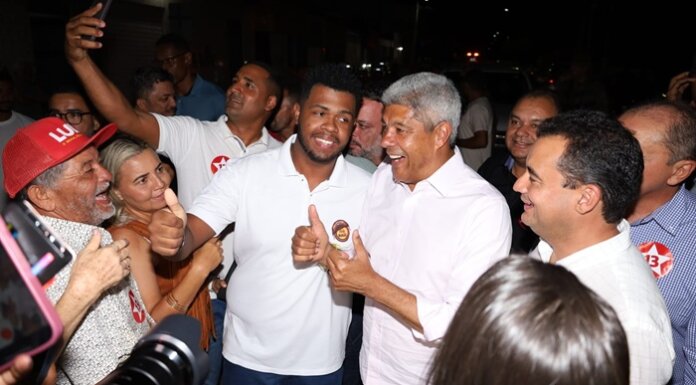 Andrei Gonçalves participa de ato político com governador Jerônimo Rodrigues durante a Festa do Interior de Casa Nova