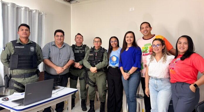 Prefeitura de Lagoa Grande e Ceam reúnem representantes de entidades e órgãos de combate à violência contra a mulher para preparar o ‘Agosto Lilás’ e os 20 anos da Lei Maria da Penha