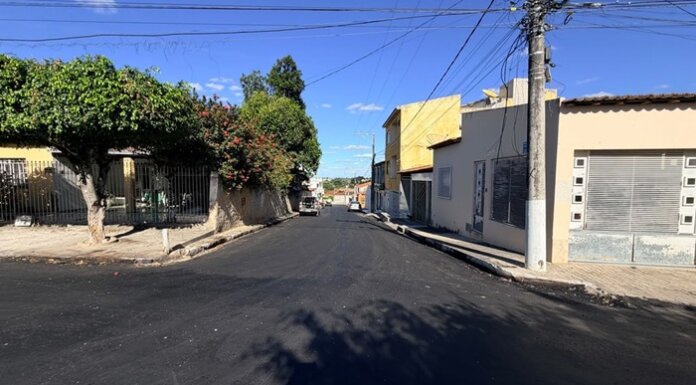 Prefeitura de Senhor do Bonfim avança no desenvolvimento e leva asfalto para 10 ruas com maior programa de pavimentação asfáltica do município