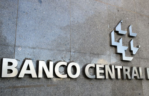Banco Central e Receita Federal são autorizados a realizar concursos