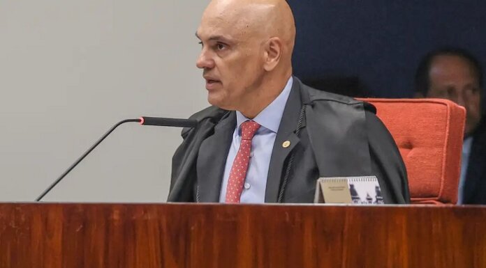 Moraes pede manifestação da PGR após Flávio não depor à PF