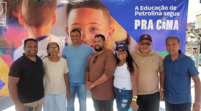 Bairro João de Deus celebra 39 anos com desfile histórico e programação que reuniu a comunidade em Petrolina