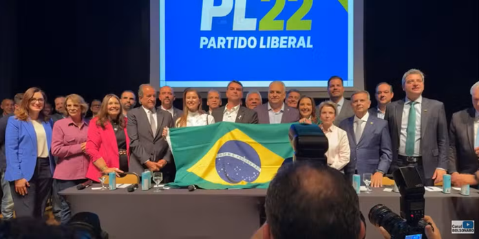 Eleições 2026: Flávio Bolsonaro anuncia deputado Alfredo Gaspar como vice na chapa dele à Presidência