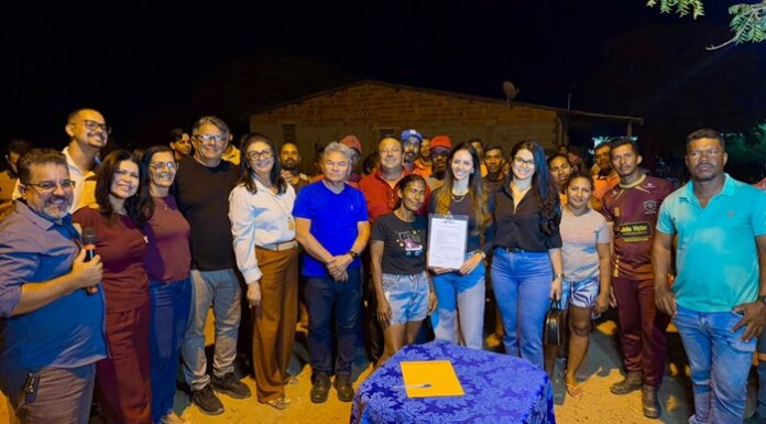 Catharina dá ordem de serviço para construção de 13 casas e garante mais dignidade a famílias de Lagoa Grande