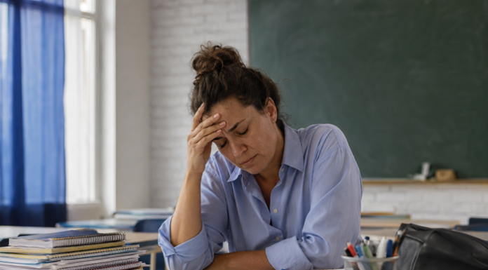 Dois em cada três professores relatam esgotamento emocional frequente, aponta pesquisa nacional