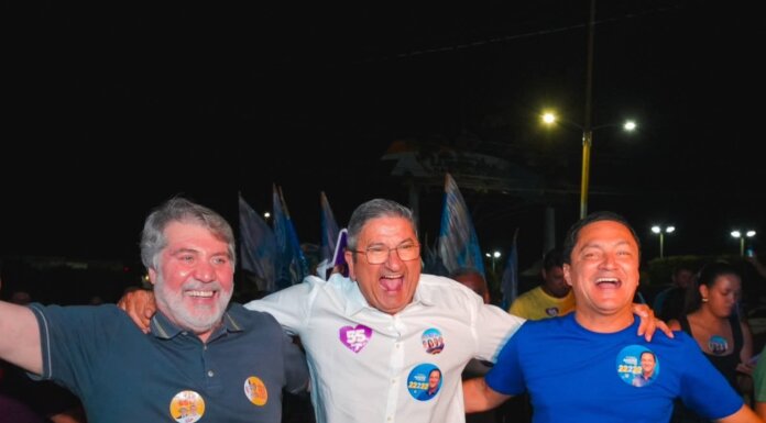 Em Santa Maria da Boa Vista, George Duarte arrasta multidão em caminhada ao lado dos deputados Renildo Calheiros e André Ferreira